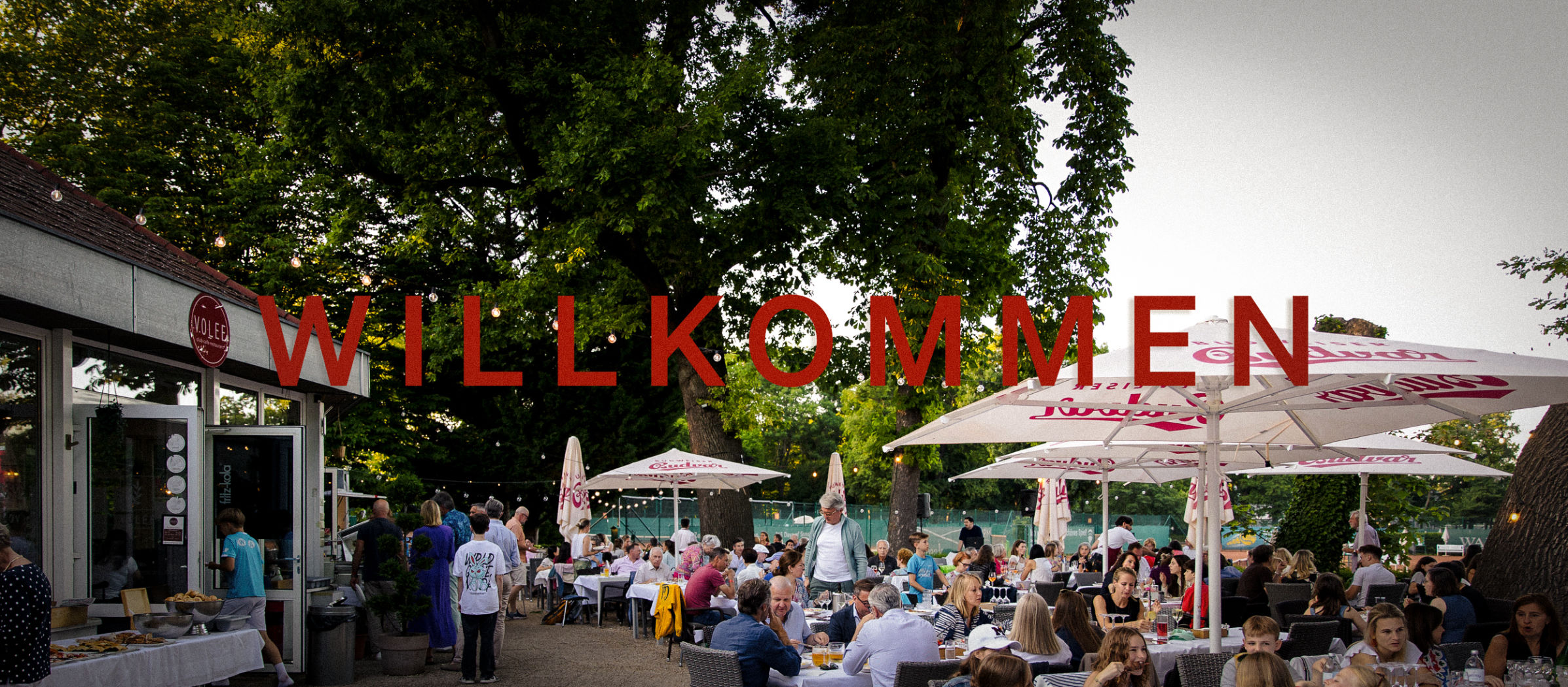 Volee Garten mit Gästen